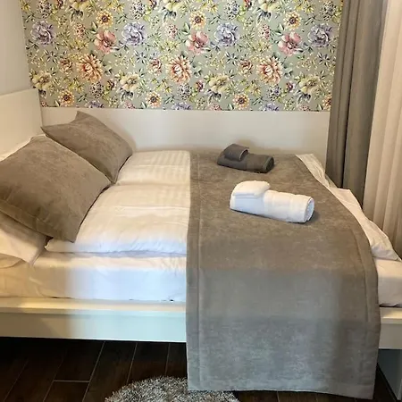 Ezerjo Nyaralo Apartmán *