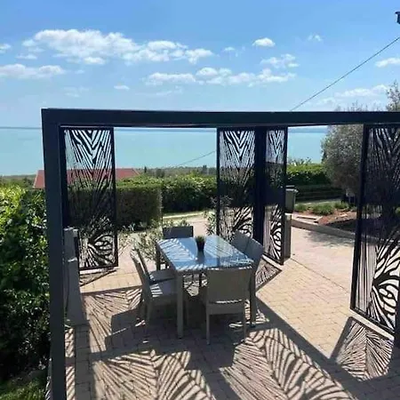 Ezerjo Nyaralo Apartmán